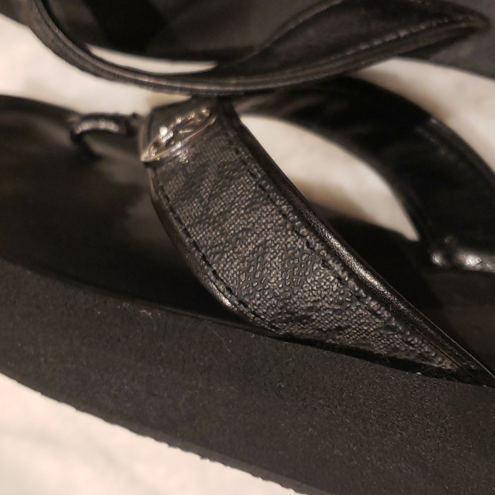 MICHAEL KORS  10 BLACK FLIP FLOP - Picture 10 of 11